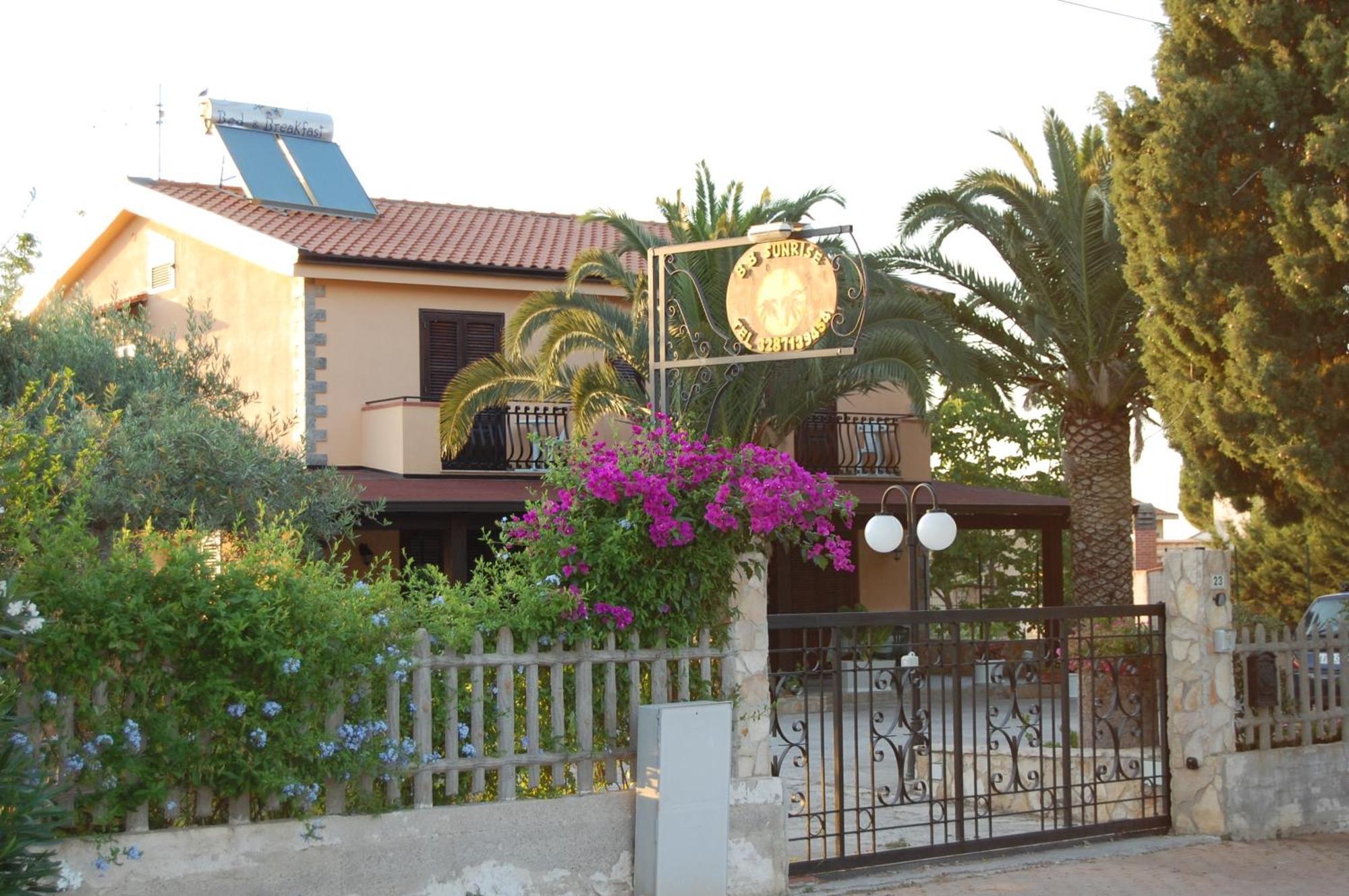 Sunrise Bed & Breakfast ลาสการี ภายนอก รูปภาพ